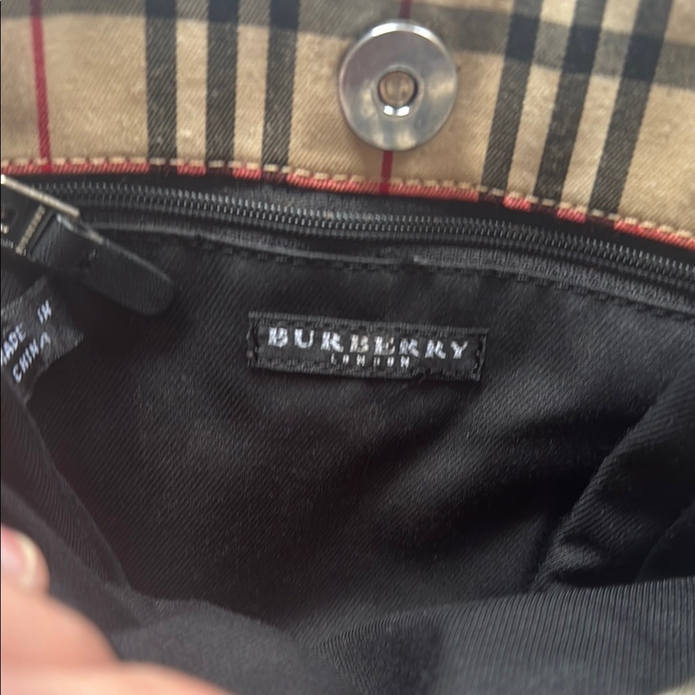 Burberry - Picture 2 of 14